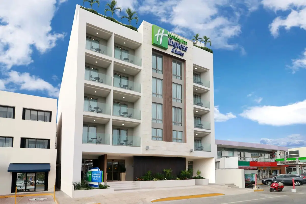 Holiday Inn Express & Suites - Playa del Carmen by IHG