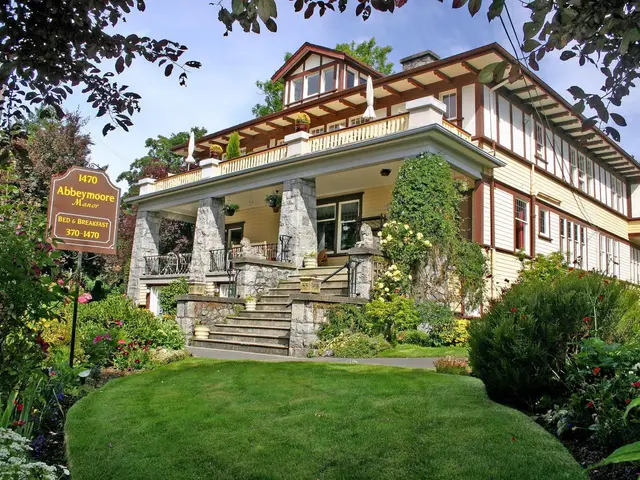 Abbeymoore Manor Bed & Breakfast Inn
